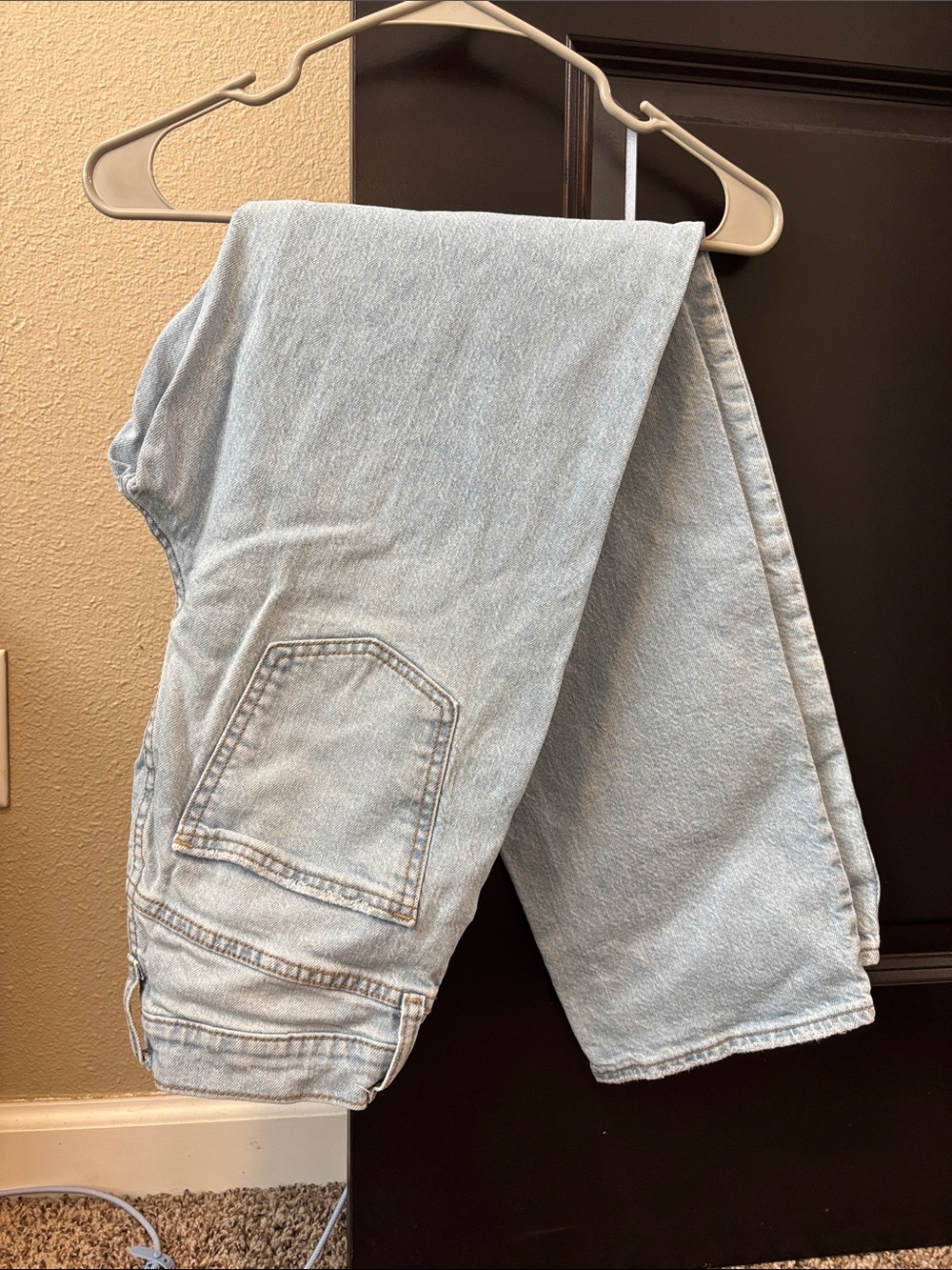 Universal Thread Light Blue High-Rise Straight Jeans - Picture 2 of 2